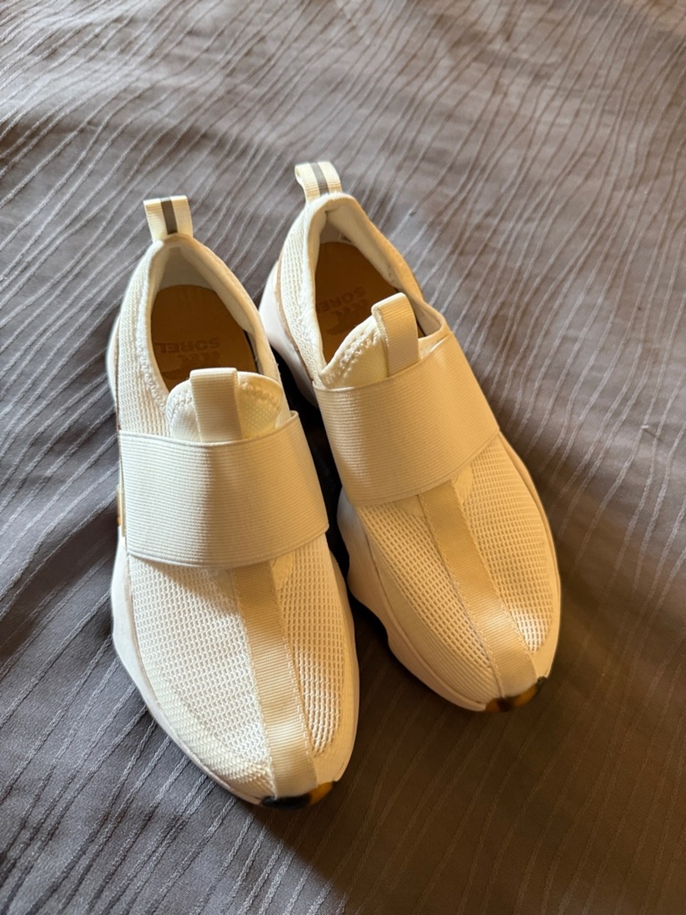 Sorel Women's Slip-On Athletic Sneakers in Cream Sz 5 impact kinetic - Picture 2 of 10